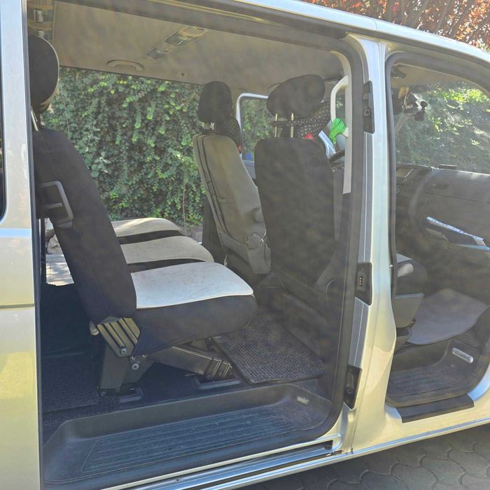 Vând Volkswagen T5 Carawelle 2011 automatic 180cp