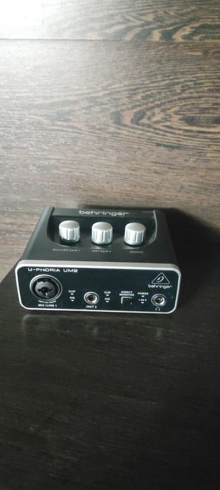 Продается Аудио карта Berhringer uphoria um2