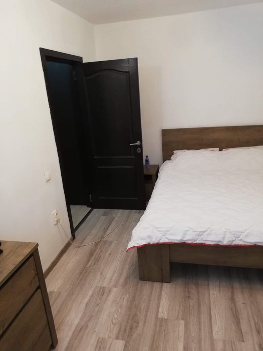 De inchiriat apartament 3 camere