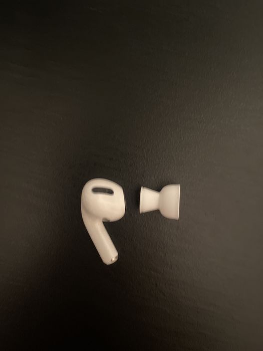 левый науышник от airpots pro