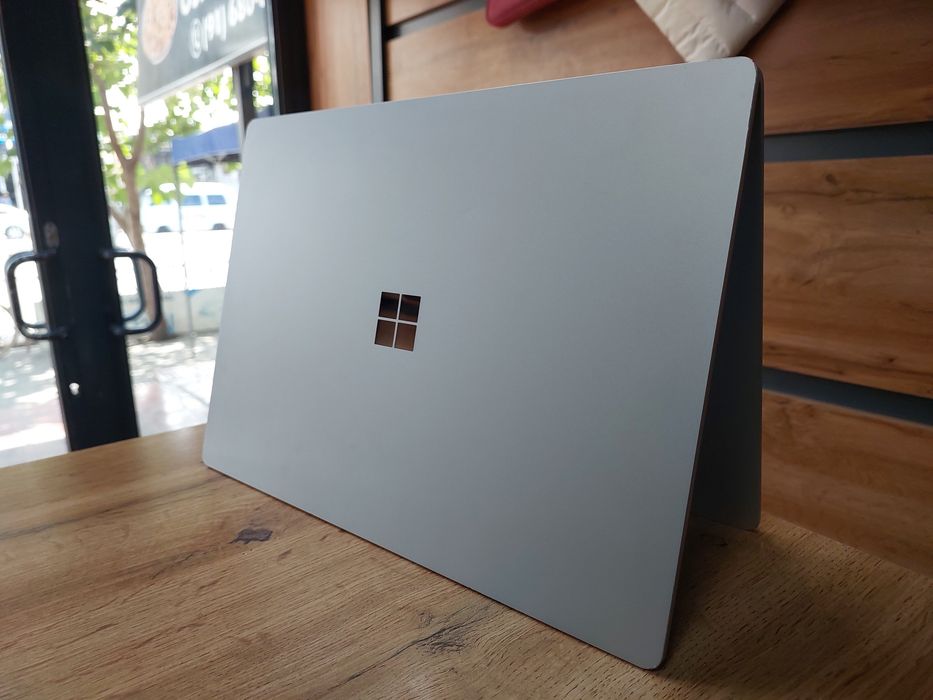 Microsoft surface 2k sensor ekranli