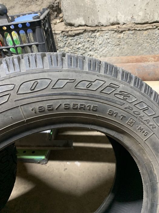 Продам зимнюю резину 65 на 195, r15