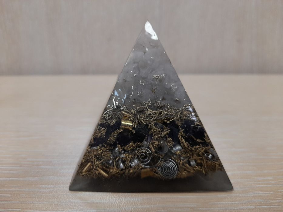 Пирамида оргонит