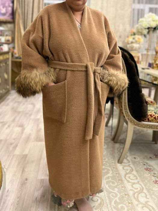 Продаю польто альпака