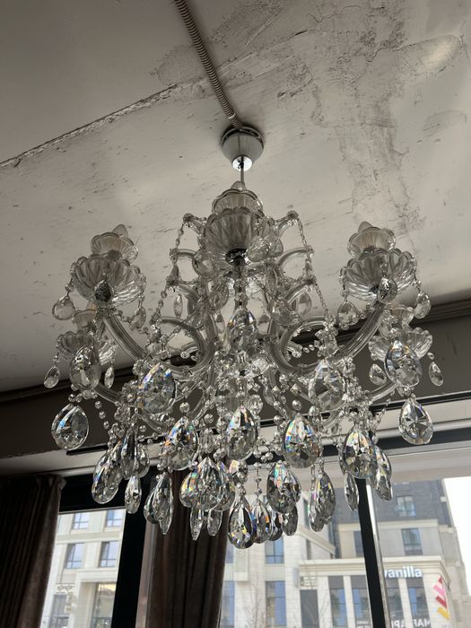 Люстра пятирожковая