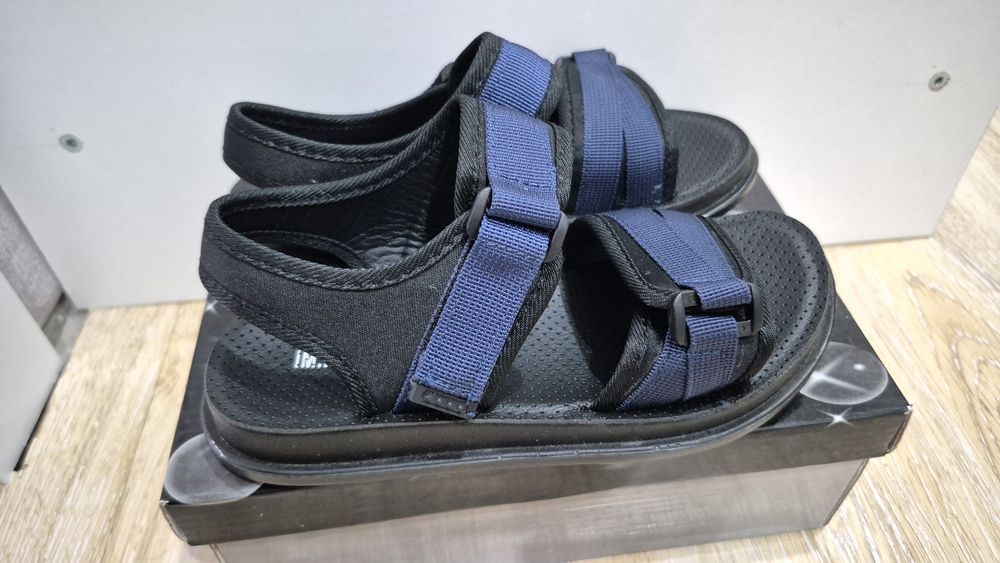 Новые сандалики на мальчика