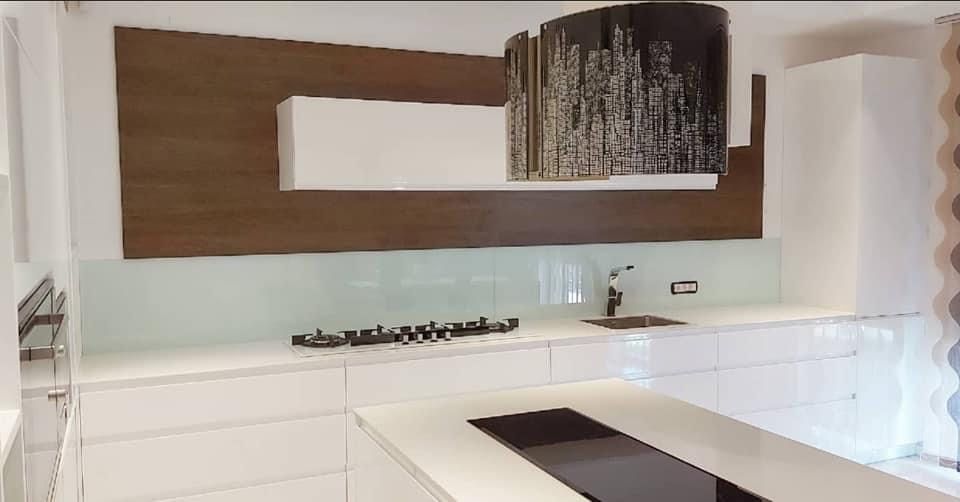 Sticla colorata/vopsita, pentru bucatarii, baie, office, etc.