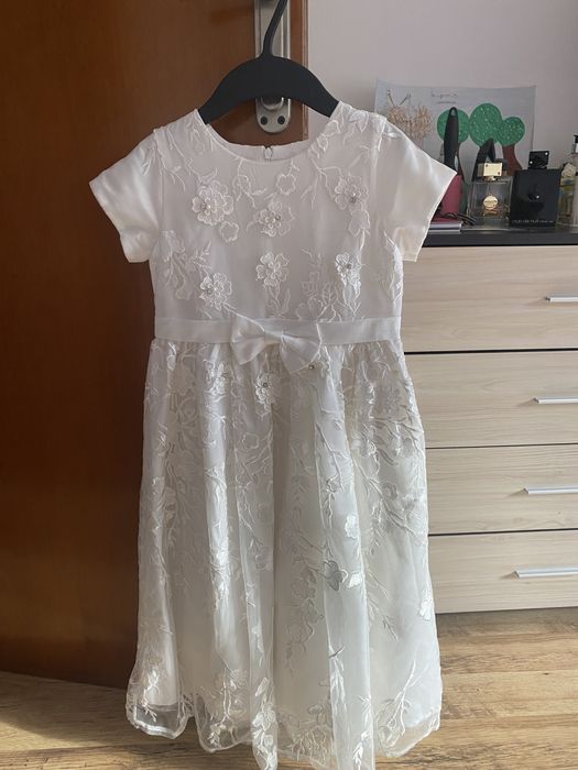 Бяла детска рокличка за сватба, кръщене