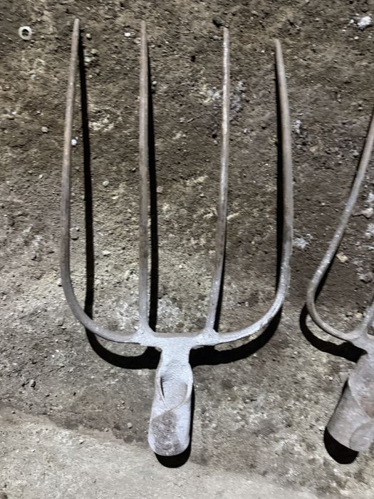 Продам вилы для сена .