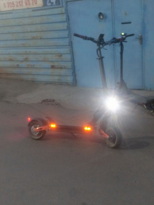 Продам электросамокат