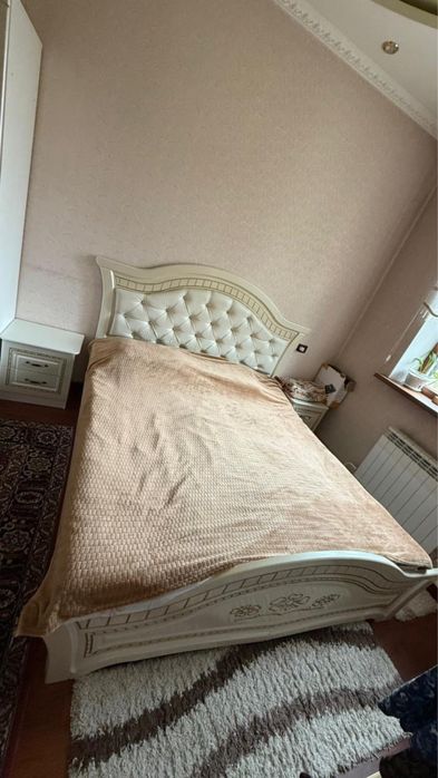 Продам 2х спальную кровать