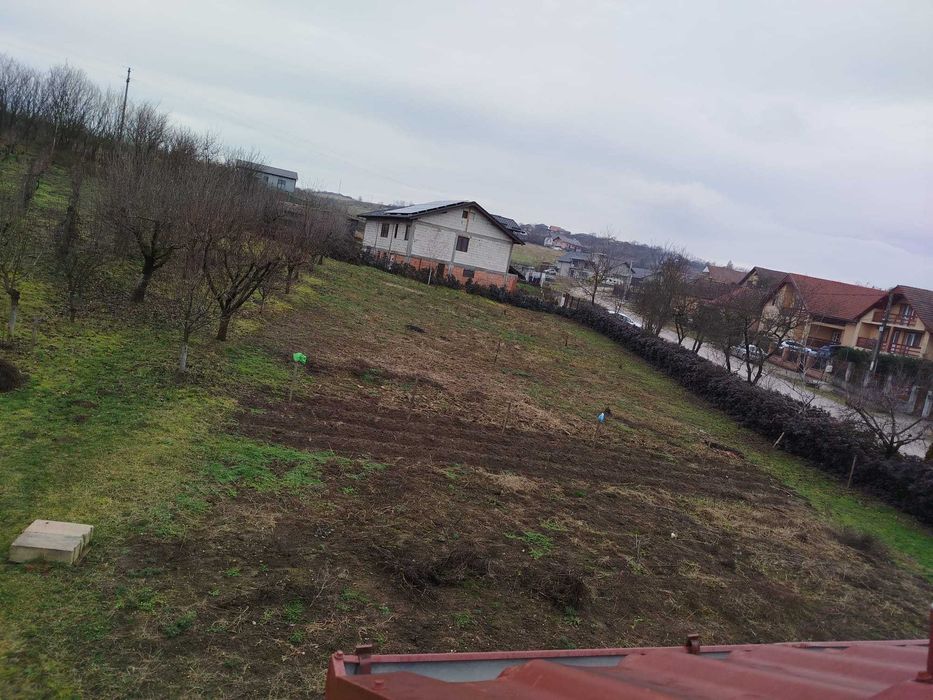 Teren intravilan – Badon | 14 ari | 2 fronturi la străzi asfaltate