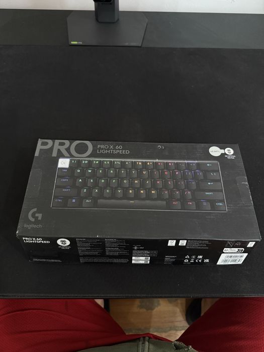 Vand periferice gaming tastatura logitech pro x 60 lightspeed si mouse logitech pro  superlight