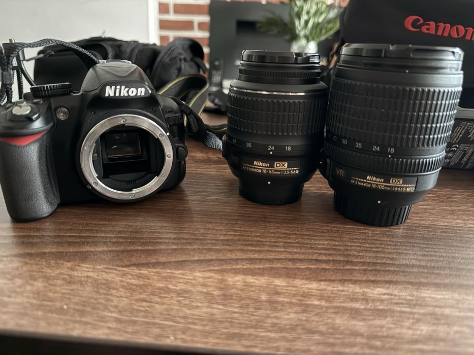 Camera Foto Nikon D3100 + 2 obiective +2 acumulatori  si extra 2 genți
