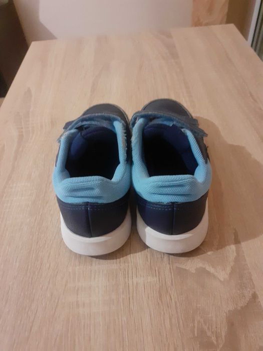 Маратонки ADIDAS номер 30.5