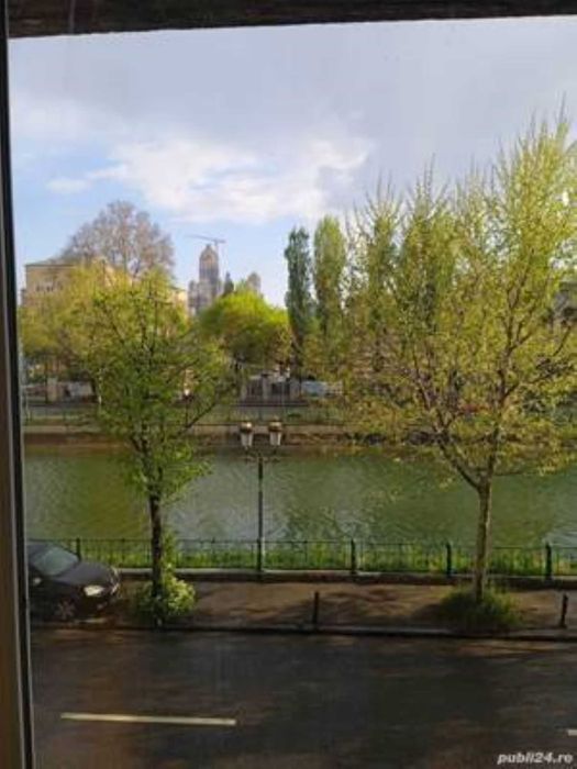 VAND Ap metrou Eroilor, Piata Operei, Facultatea Drept, Med Veterinara