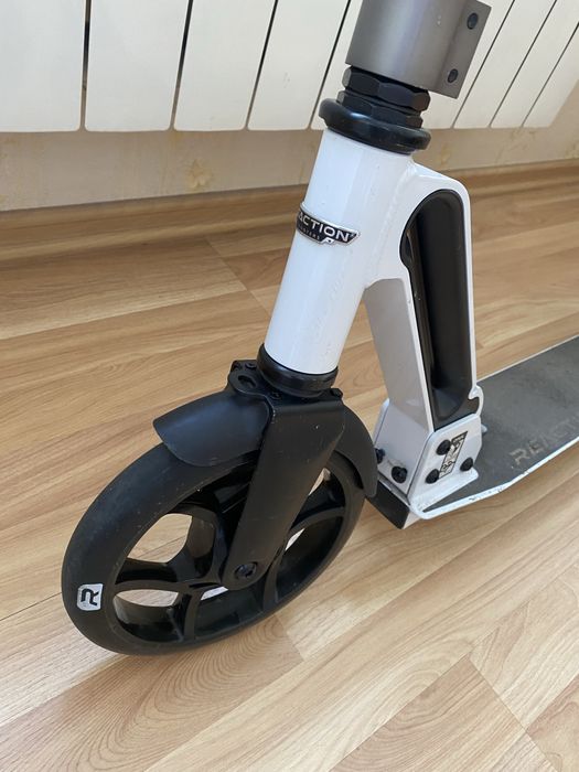 Самокат Reaction 200мм