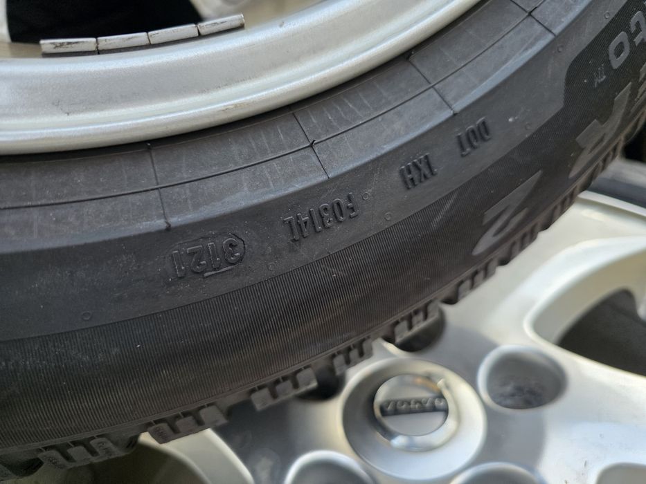 2бр Като нови зимни гуми 205 60 16 - Pirelli