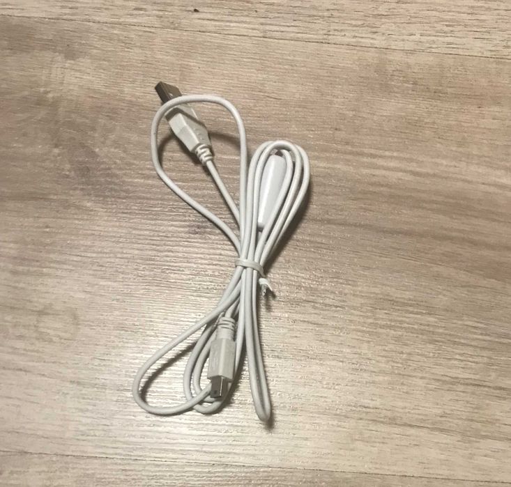 Canon 400D + obiectiv 18-55+2 baterii+cablu date+geanta