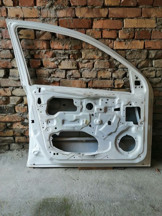 Некая 3 передня дверь