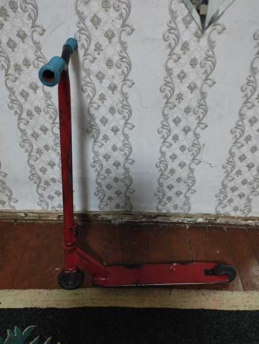 Прадам самакат 7000к Павлодар красный торг имеется край 5