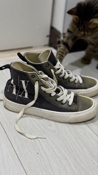 Продам конверсы Армани оригинал 36р