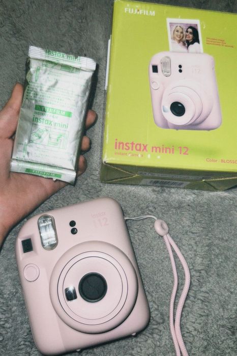 Фотоаппарат instax mini 12