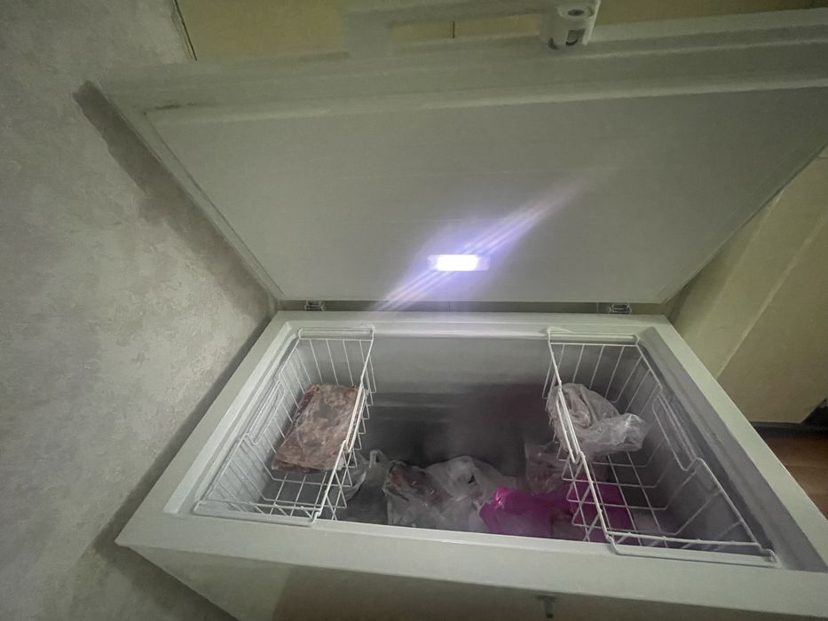 Продам морозильную камеру