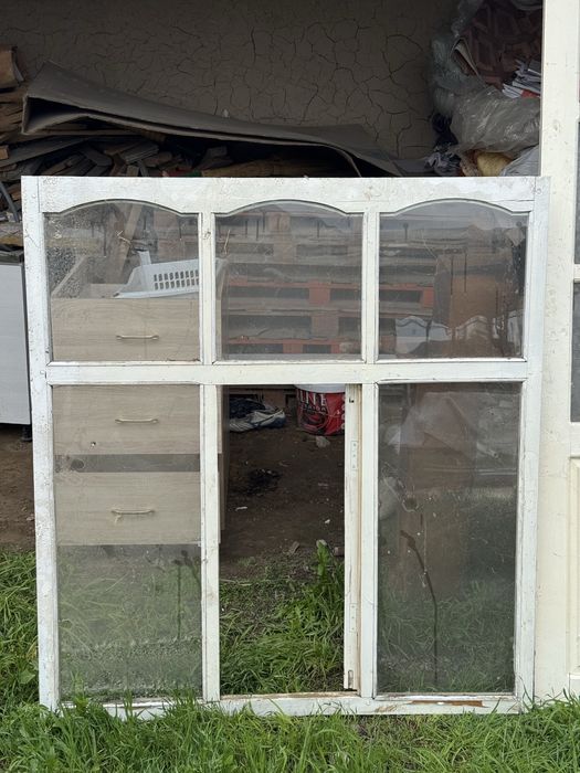 Продается стулья окна и двери