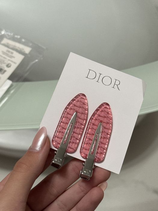 Agrafe Dior roz noi