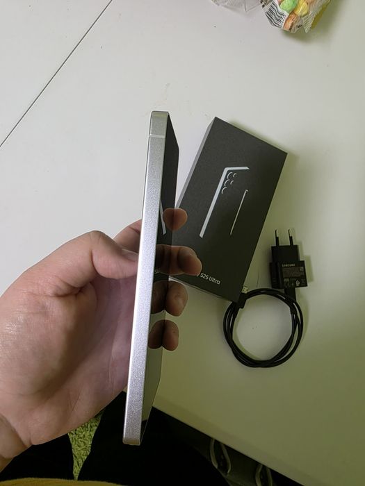 Samsung Galaxy S25 ULTRA 256GB 12gb ram