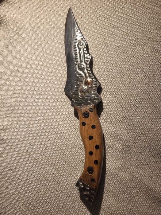 Cutit vanatoare lucrat manual, unicat, foaie arc, maner lemn