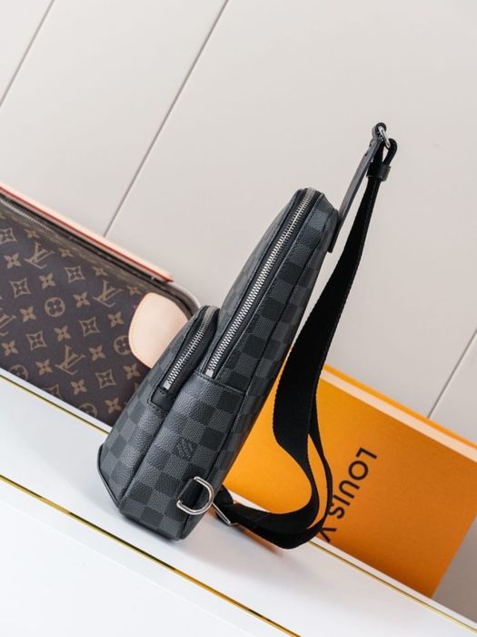 Чанта от естествена кожа Louis Vuitton