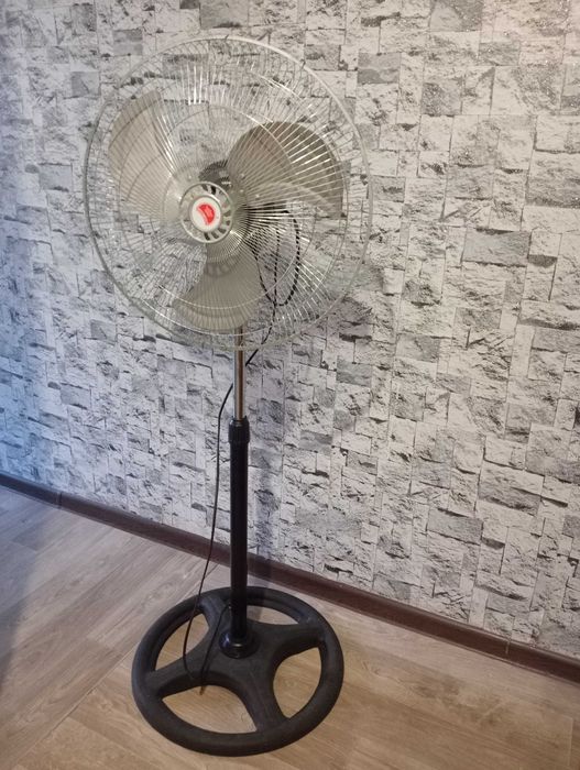 Напольный вентилятор