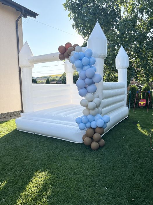 Castel gonflabil pentru evenimente