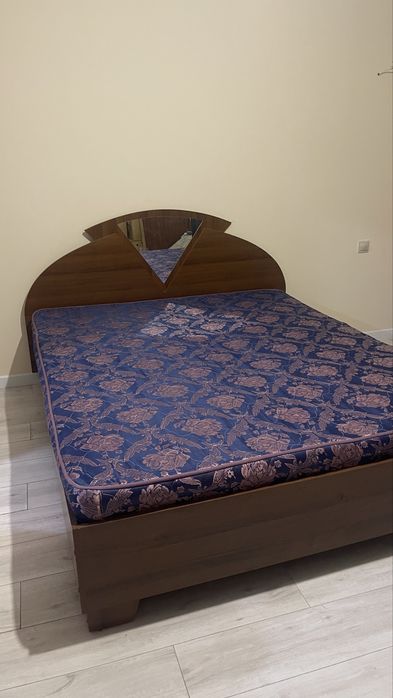 Кровать двуспальная