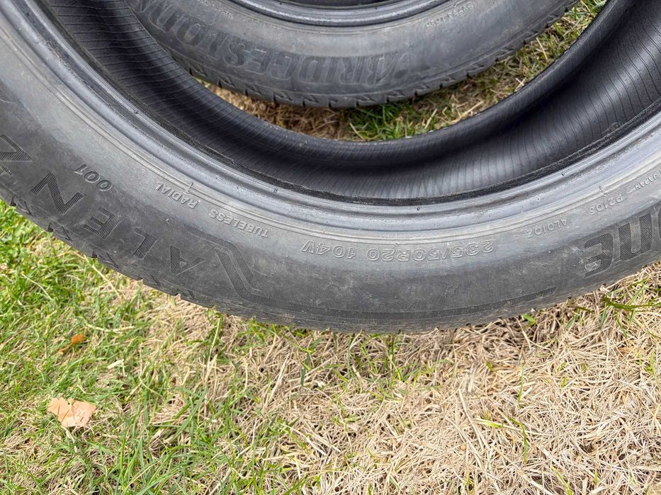 4 употребявани гуми BridgeStone Alenza 001 235/50R20