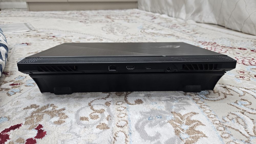 Asus rog strix g712lv
