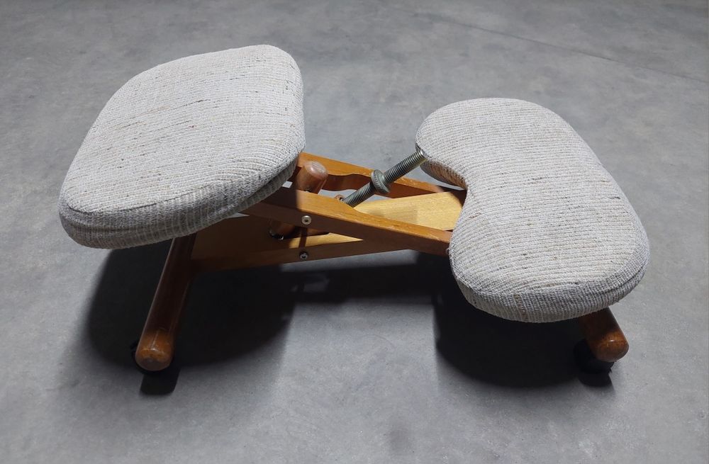 Scaun de birou ergonomic pentru genunchi
