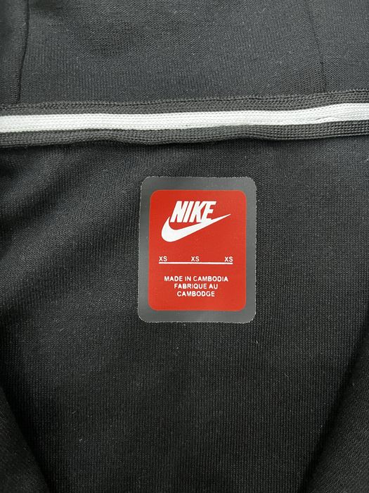 Найк теч флис черного цвета