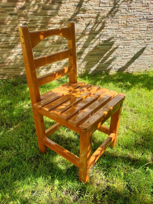 Малко столче (дървено)