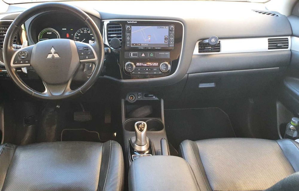 Mitsubishi Outlander 3 phev 2014, 270.000km stare foarte buna.