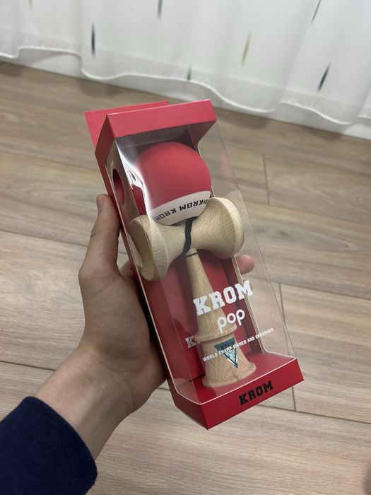 Kendama Krom pop roșu rubber