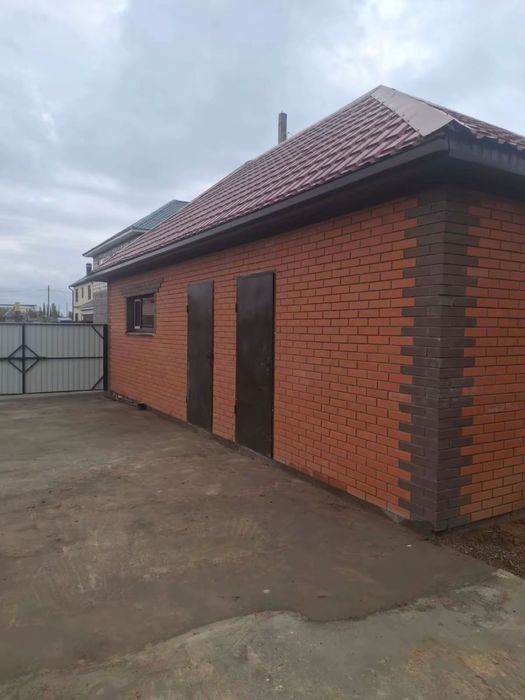 Жеке тұрғын үй сатылады