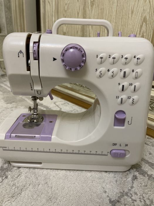Ручная швейная машинка не использованная новая