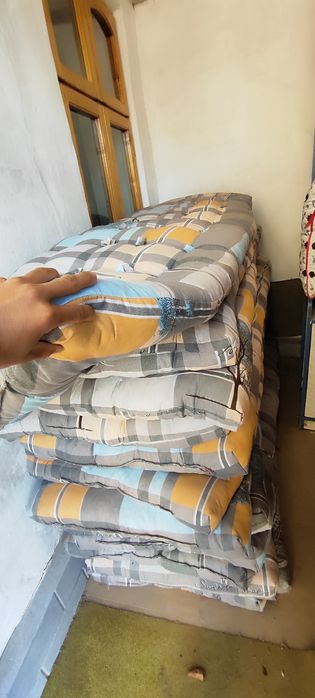 o'rin matras to'shak, ko'rpa, yostiq, prostina pododialnik nalochka