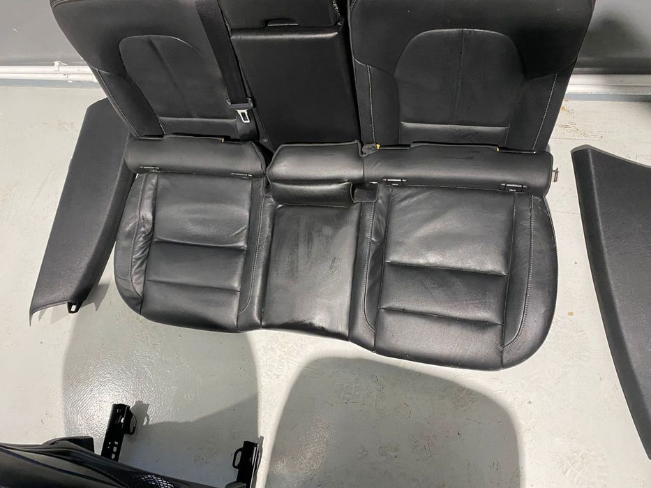 Interior cu incalzire in scaune fata VOLVO XC40 2018+