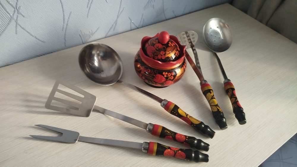 Продаю посуду. Кухонный набор.