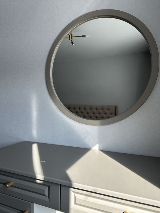 Продается туалетный столик с зеркалом