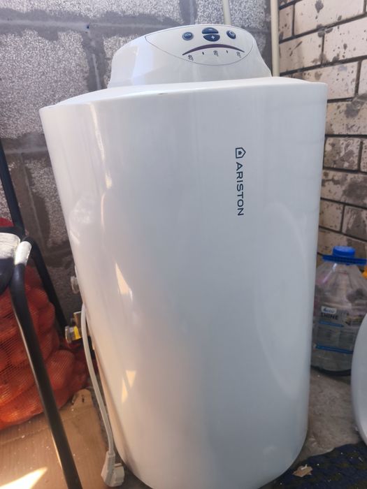 Водонагреватель Ariston 75л